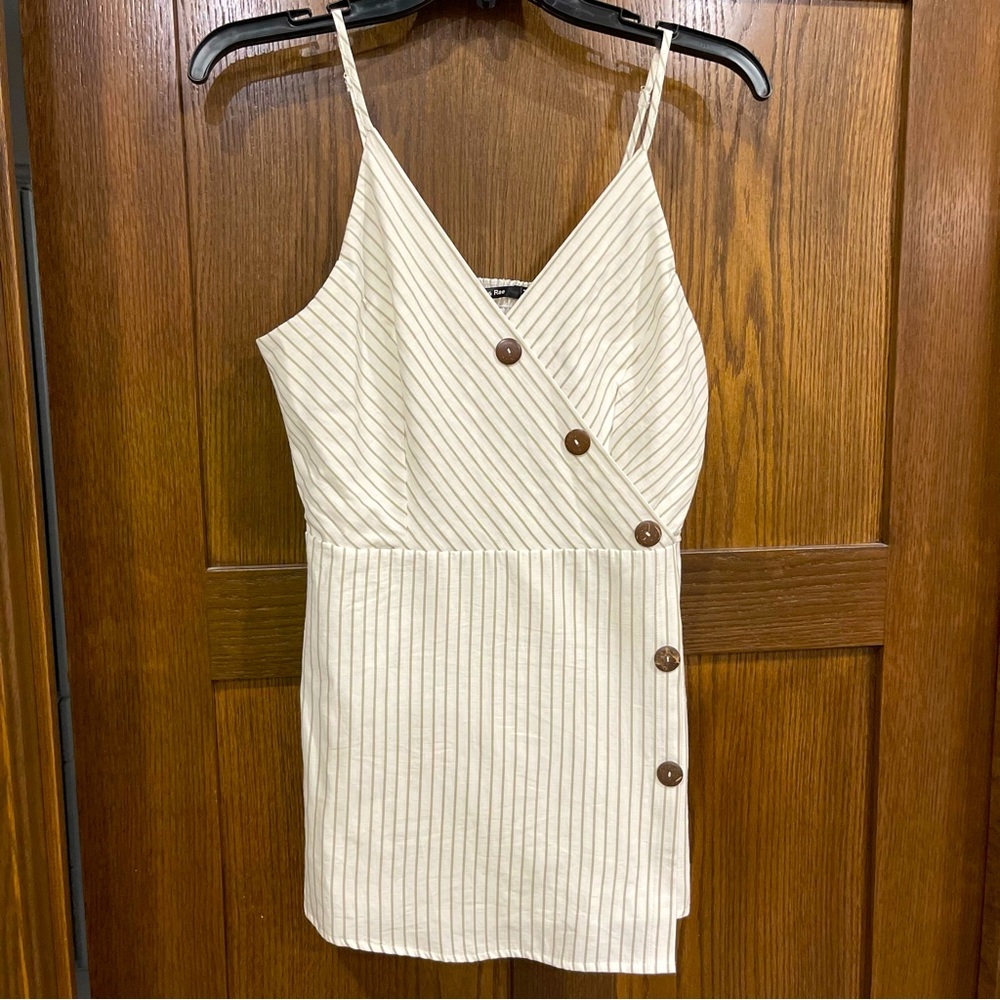 Doe & Rae button detail tank